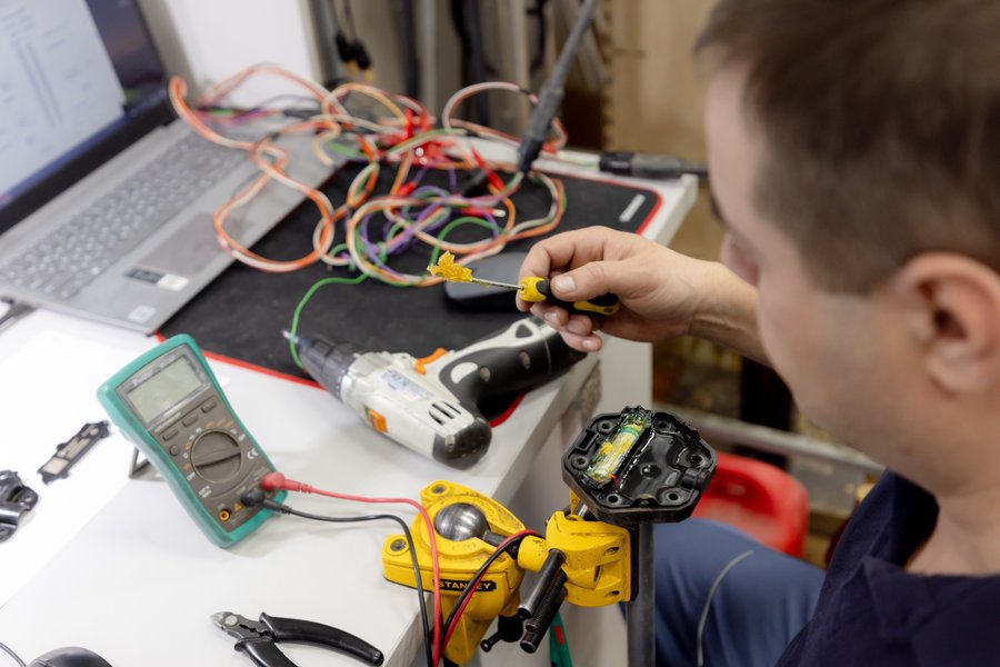 Electronics assembly