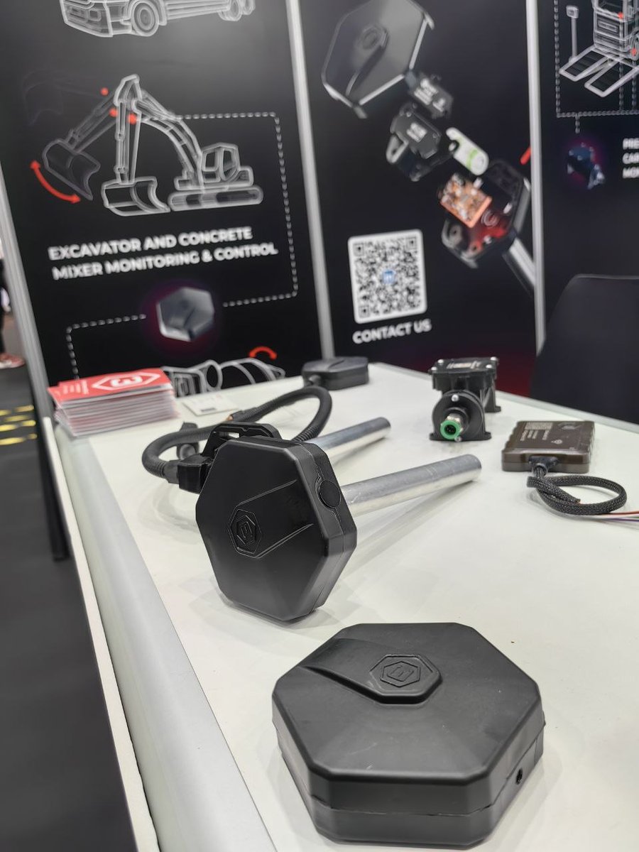 The TD-BLE sensor lineup at a trade-show booth
