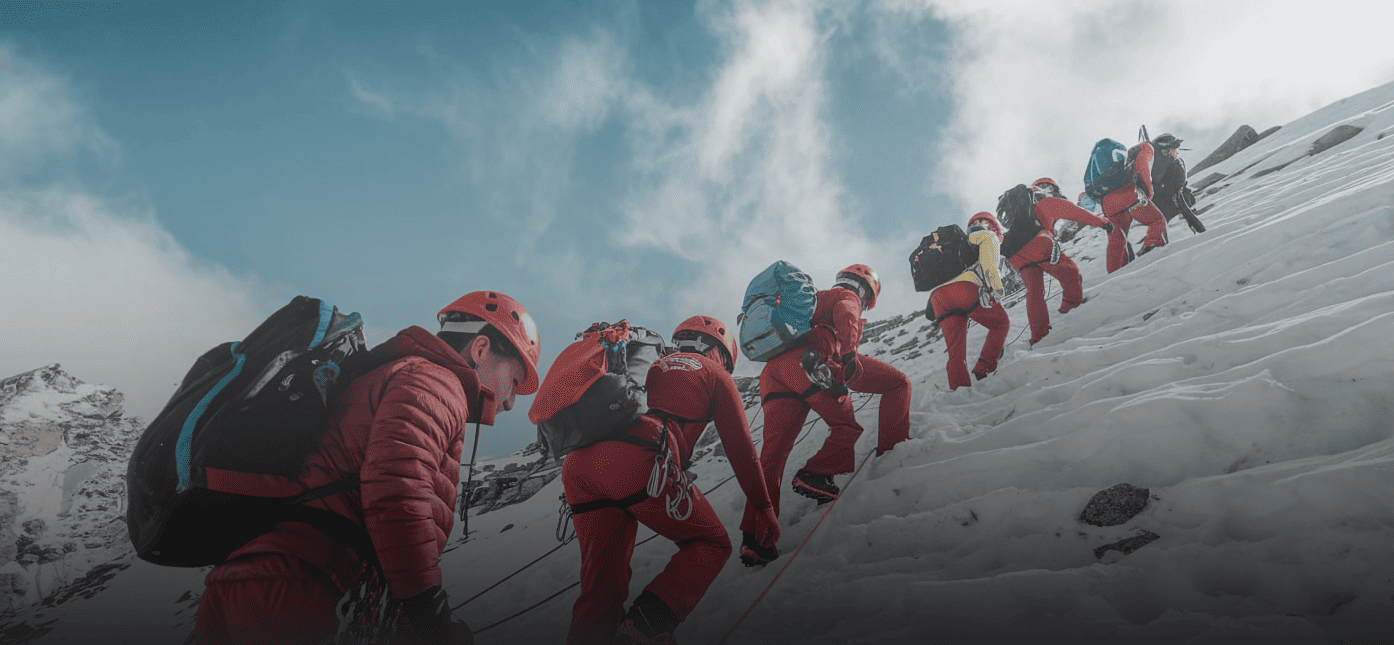 Monitoring snow levels on mountain slopes (avalanche-prone areas, tourist bases) and ski resorts