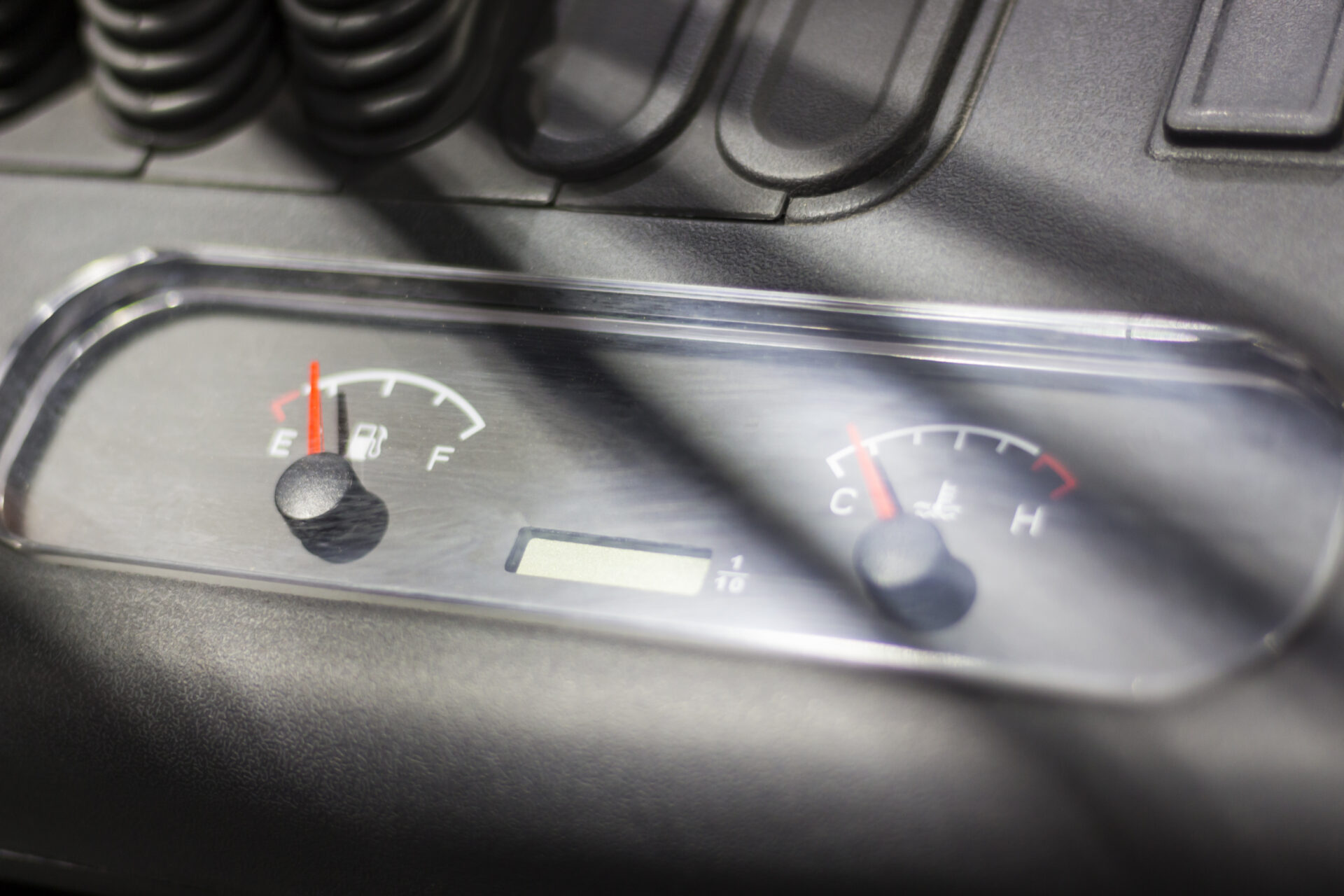 Dash board of folklift truck show fuel and temperature guages