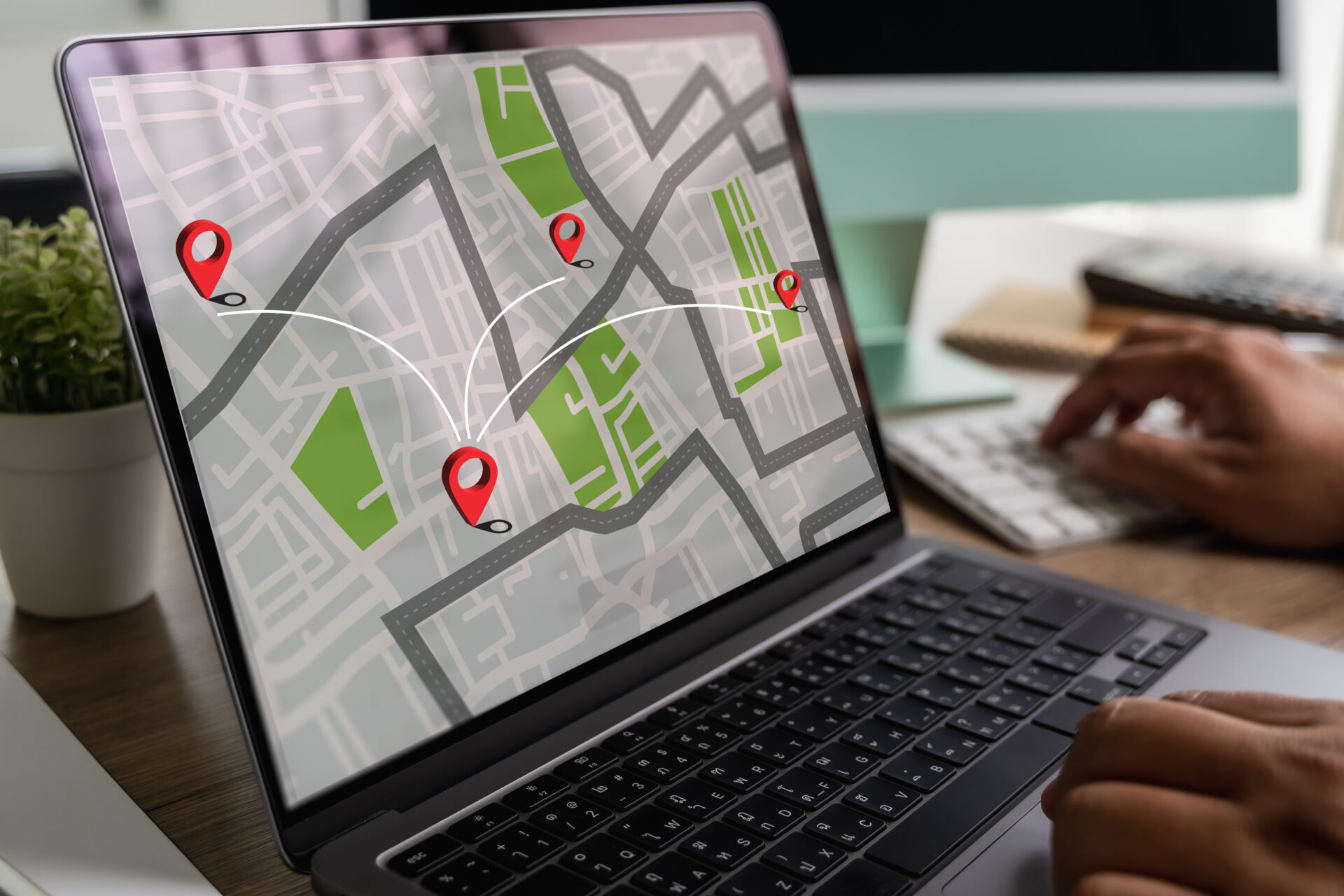 GPS route destination Maps require the use of GPS online mapping in the car, which controls the navigator for GPS tracking.